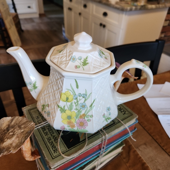 Sadler Other - Vintage teapot by Sadler England